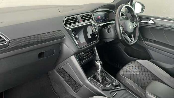 Volkswagen Tiguan VOLKSWAGEN Tiguan 2.0 TDI R-Line SUV 5dr Diesel DSG 4Motion Euro 6 (s/s) (150 ps 