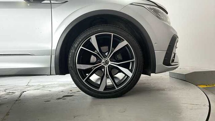 Volkswagen Tiguan VOLKSWAGEN Tiguan 2.0 TDI R-Line SUV 5dr Diesel DSG 4Motion Euro 6 (s/s) (150 ps 