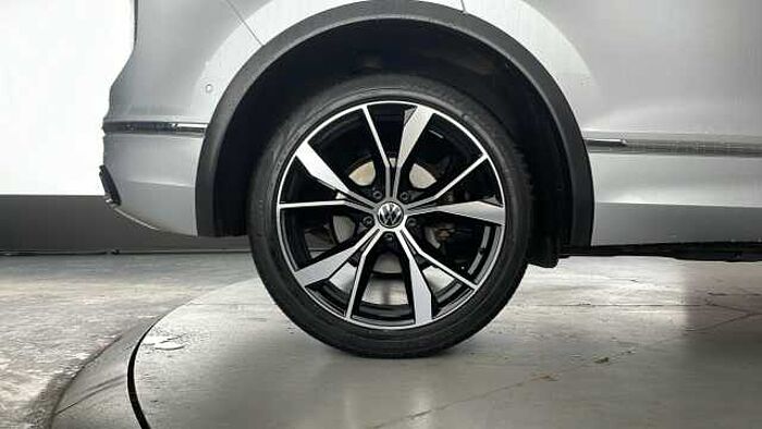 Volkswagen Tiguan VOLKSWAGEN Tiguan 2.0 TDI R-Line SUV 5dr Diesel DSG 4Motion Euro 6 (s/s) (150 ps 