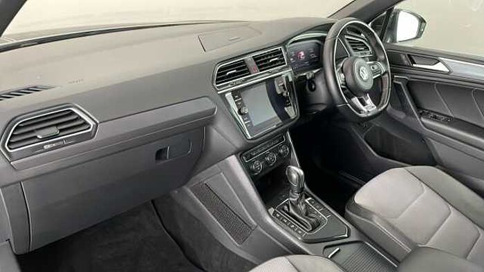 Volkswagen Tiguan VOLKSWAGEN Tiguan 2.0 TDI R-Line Tech SUV 5dr Diesel DSG Euro 6 (s/s) (150 ps) 