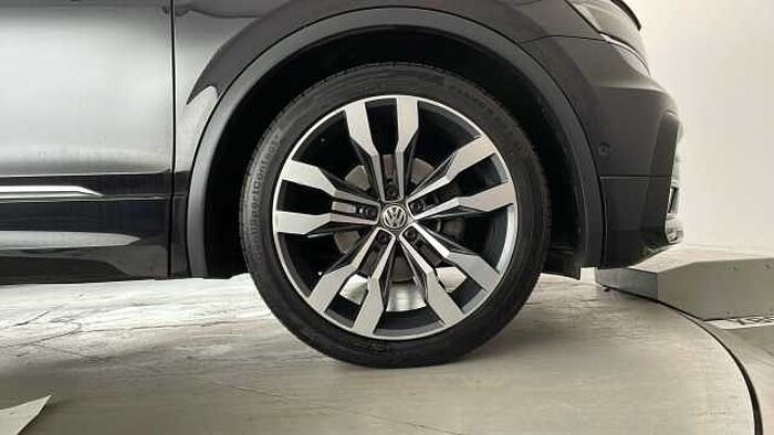 Volkswagen Tiguan VOLKSWAGEN Tiguan 2.0 TDI R-Line Tech SUV 5dr Diesel DSG Euro 6 (s/s) (150 ps) 